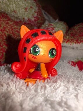 Monster High mini dolls- Toralei Series 1